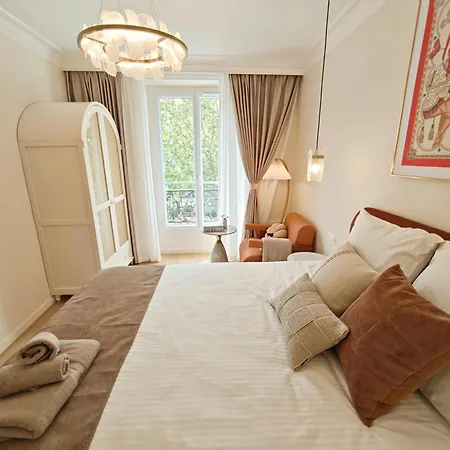 Elegant Bright Near Le Marais Bastille For 6 アパート パリ